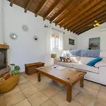 Cubo's La Oliva